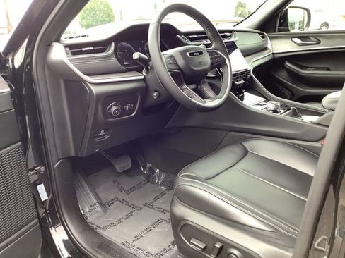 Used 2024 Jeep Grand Cherokee L Limited w/ Luxury Tech Group II image 7