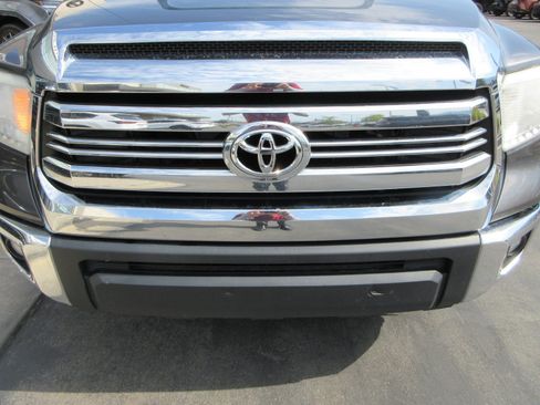Used 2017 Toyota Tundra SR5 AWD/4WD image 17