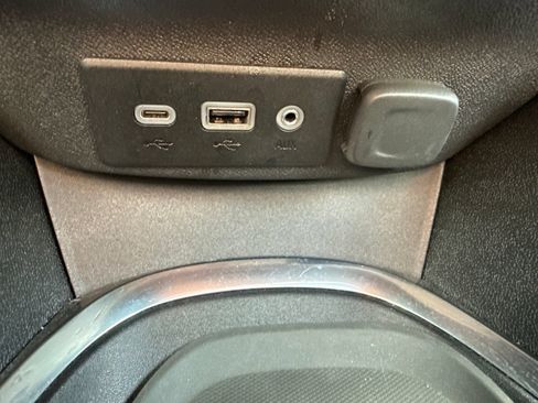 Used 2021 Chevrolet Malibu LT w/ Sport Edition FWD image 31