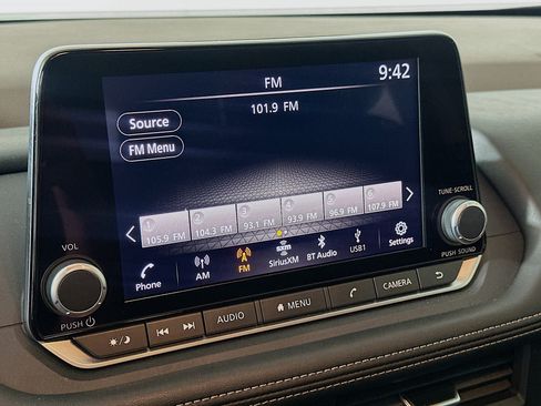 Used 2023 Nissan Rogue S FWD image 21