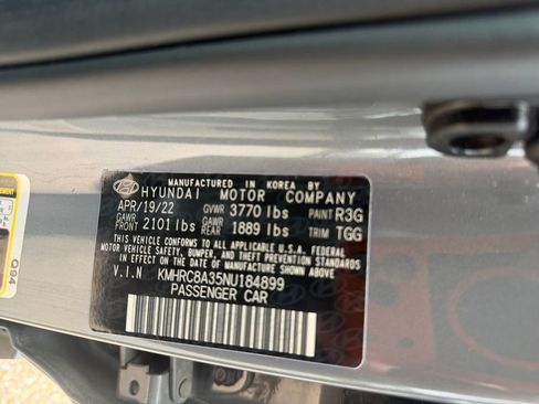 Used 2022 Hyundai Venue SEL FWD image 27