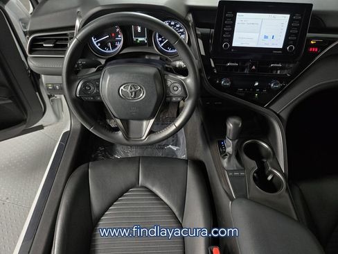 Used 2024 Toyota Camry SE image 14