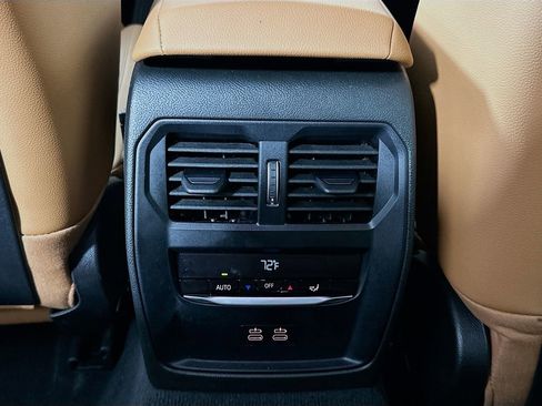 Used 2025 BMW 330i Sedan w/ Convenience Package image 26