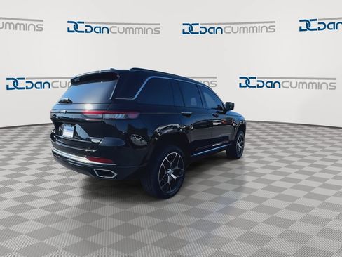 Used 2024 Jeep Grand Cherokee Summit AWD/4WD image 8