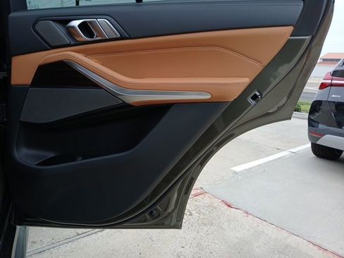 New 2026 BMW X5 sDrive40i image 11