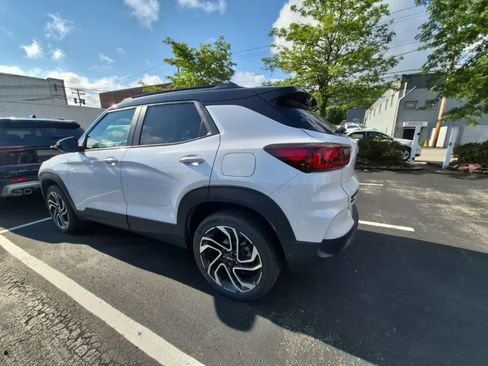 Used 2025 Chevrolet TrailBlazer RS w/ Convenience Package AWD/4WD image 5