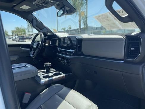 Used 2022 GMC Sierra 1500 SLT w/ SLT Premium Plus Package AWD/4WD image 29
