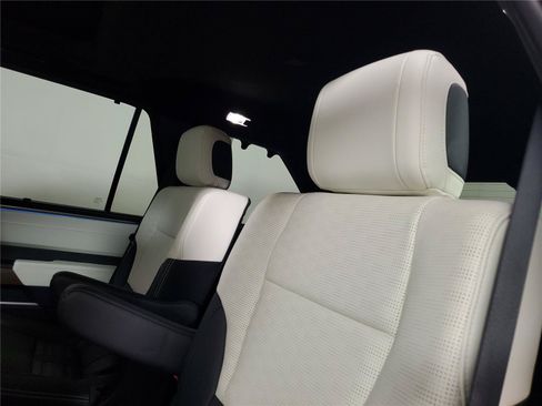 Used 2023 Toyota Sequoia Capstone AWD/4WD image 11