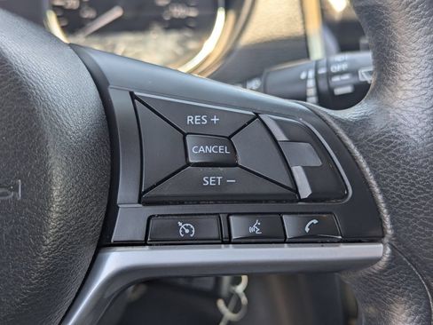 Used 2019 Nissan Rogue S FWD image 16