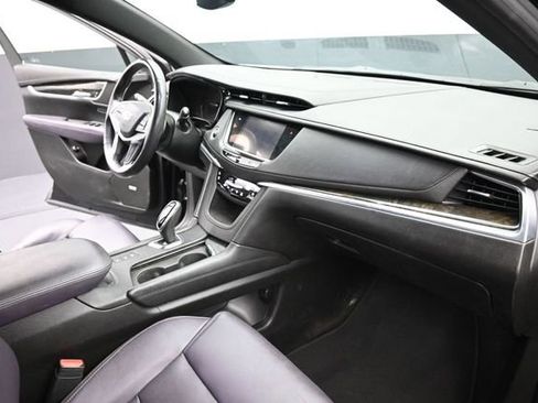 Used 2017 Cadillac XT5 Luxury w/ Driver Awareness Package AWD/4WD image 25