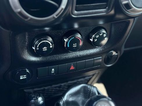 Used 2017 Jeep Wrangler Sport AWD/4WD image 13