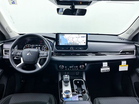 New 2025 Mitsubishi Outlander ES image 20