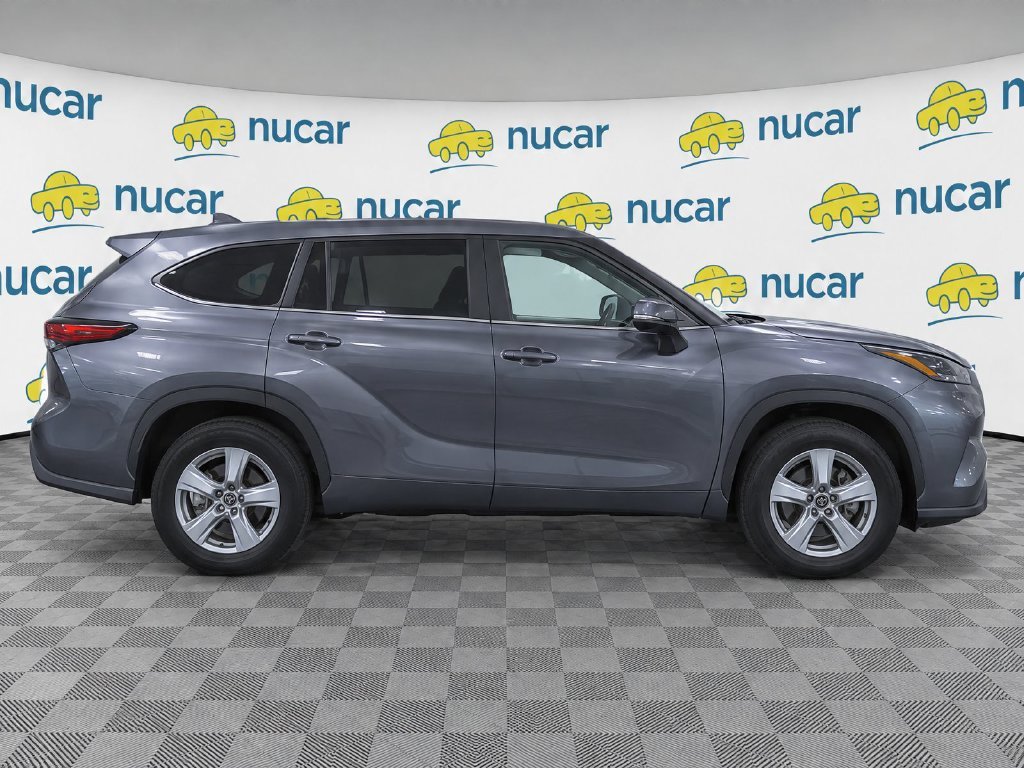 Used 2023 Toyota Highlander LE FWD image 8