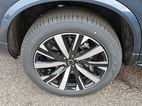 New 2026 Volvo XC90 B5 Core w/ Protection Package Premier AWD/4WD image 7