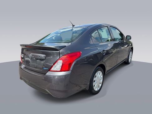 Used 2015 Nissan Versa S Plus FWD image 3