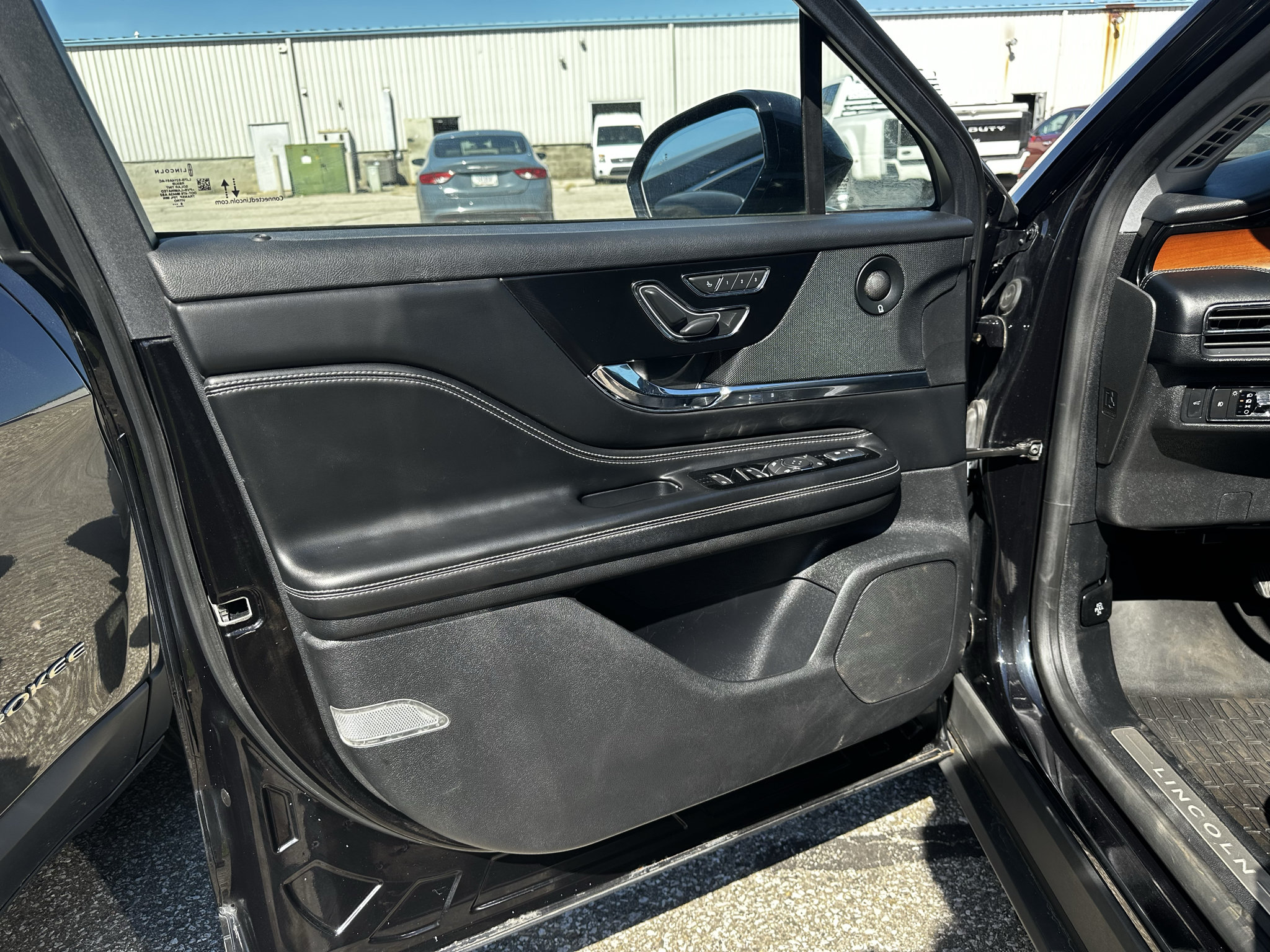 Used 2020 Lincoln Corsair Reserve w/ Equipment Group 201A AWD/4WD image 9