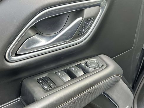 Used 2023 GMC Yukon XL AT4 image 18