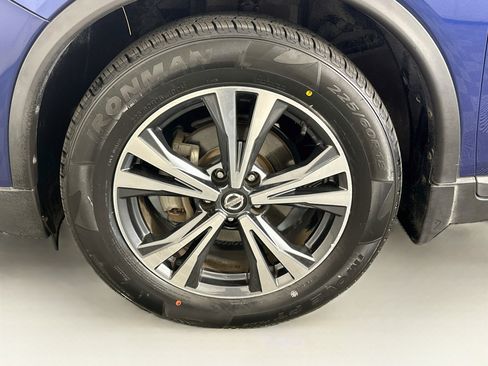 Used 2018 Nissan Rogue SL w/ Premium Package FWD image 11
