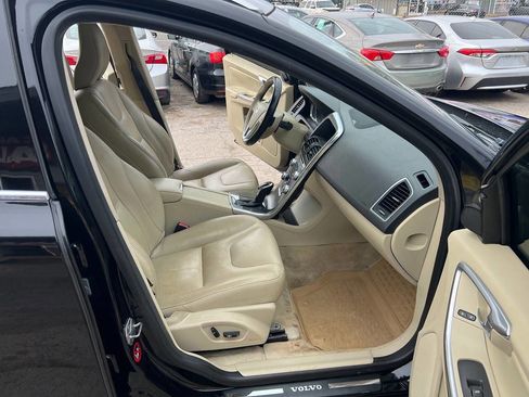 Used 2015 Volvo XC60 T5 Platinum image 17