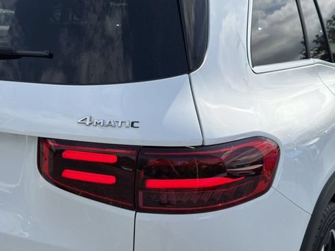 Used 2025 Mercedes-Benz GLB 250 4MATIC image 6