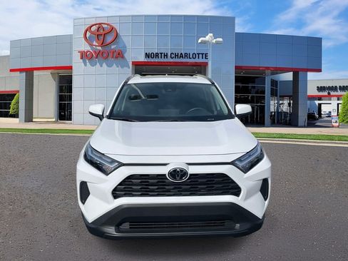 Used 2025 Toyota RAV4 XLE w/ Convenience Package image 4