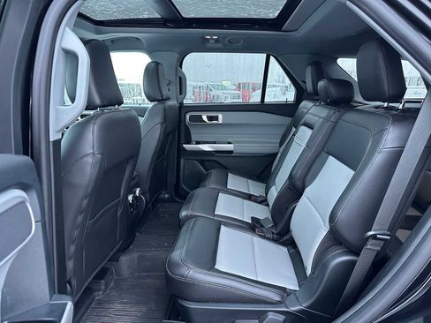 Used 2024 Ford Explorer XLT w/ Equipment Group 202A image 18