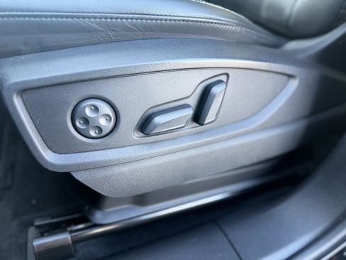 Used 2023 Audi Q5 2.0T Premium w/ Convenience Package image 16