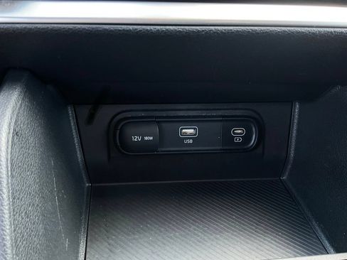 Used 2025 Kia Sportage LX FWD image 23