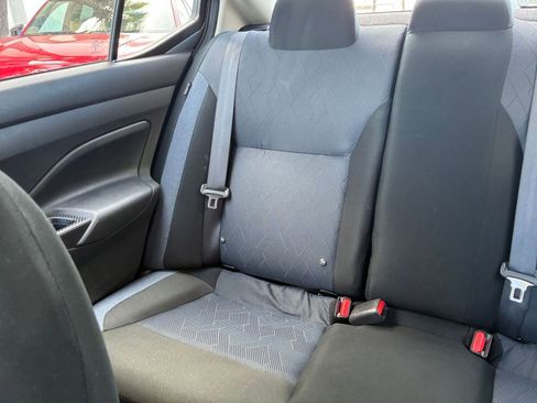 Used 2025 Nissan Versa SV image 37