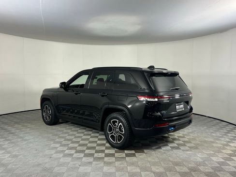 Used 2022 Jeep Grand Cherokee Trailhawk w/ Advanced Protech Group II image 9