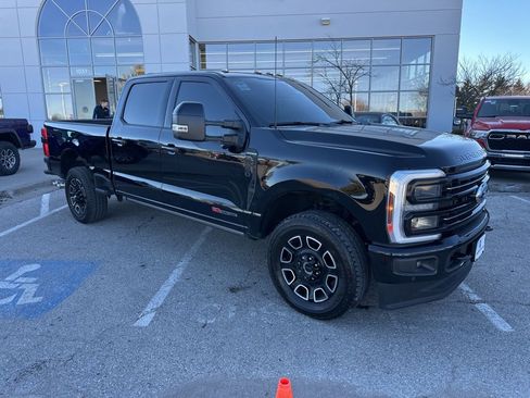 Used 2025 Ford F350 Platinum image 37