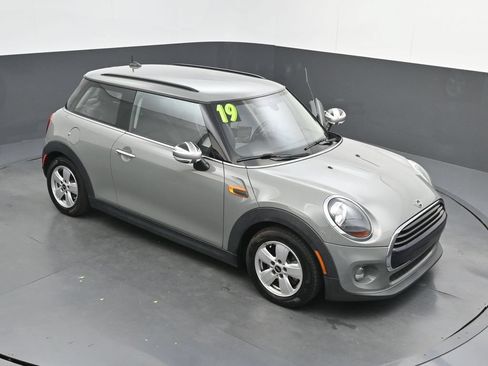 Used 2019 MINI Cooper 2-Door Hardtop FWD image 34