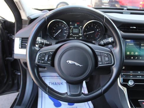 Used 2020 Jaguar XF Premium image 11