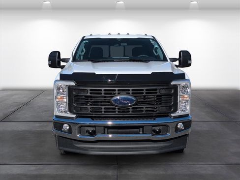 Used 2025 Ford F350 XL w/ 360-Degree Camera Package image 4