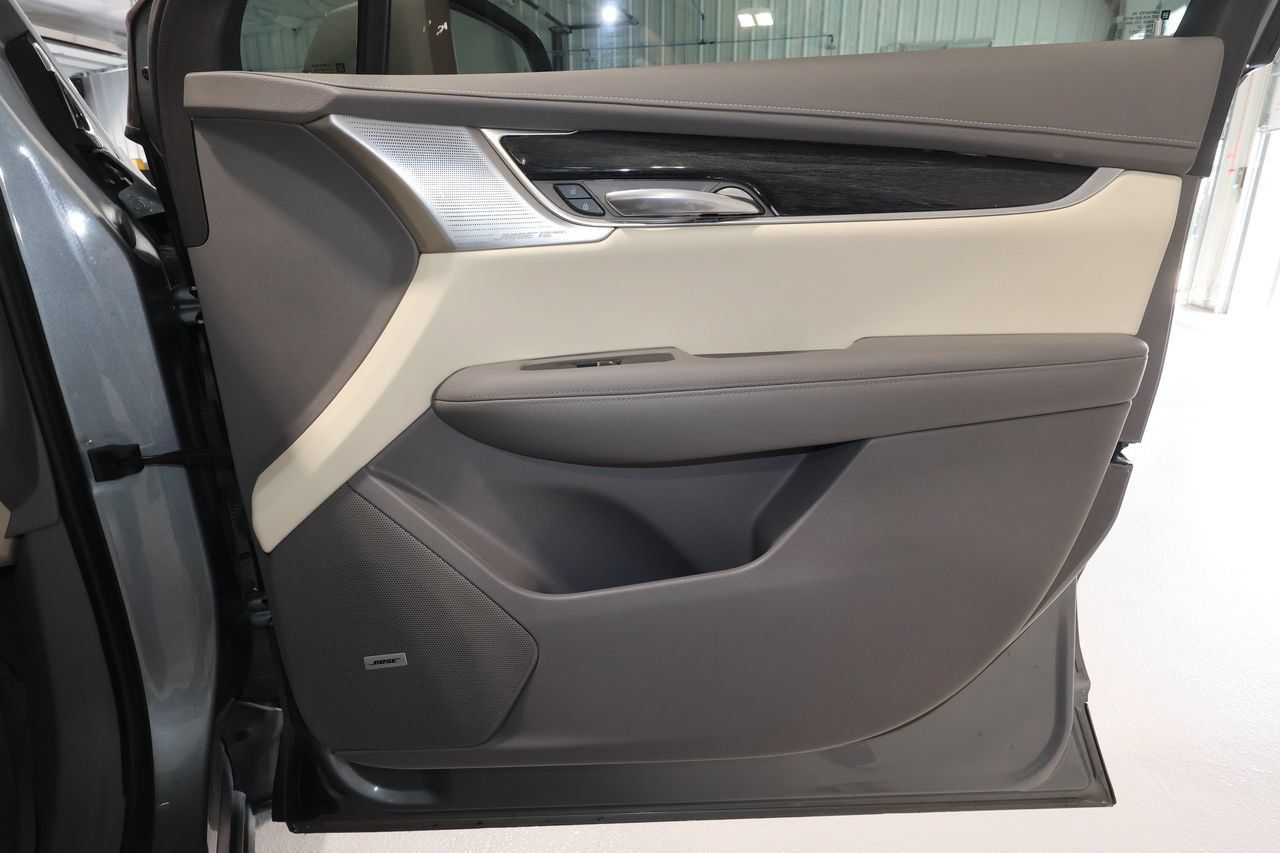Used 2023 Cadillac XT6 Premium Luxury w/ Technology Package AWD/4WD image 20