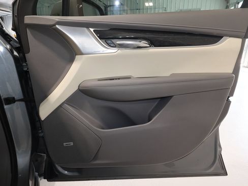 Used 2023 Cadillac XT6 Premium Luxury w/ Technology Package AWD/4WD image 20