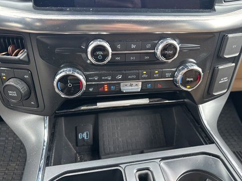 Used 2022 Ford F150 Lariat w/ Equipment Group 502A High AWD/4WD image 9