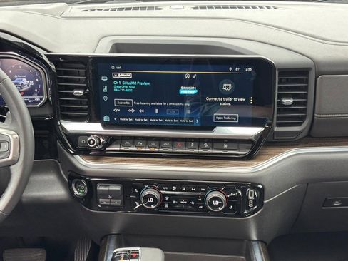 Used 2022 Chevrolet Silverado 1500 LT Trail Boss w/ LT Trail Boss Premium Package AWD/4WD image 13