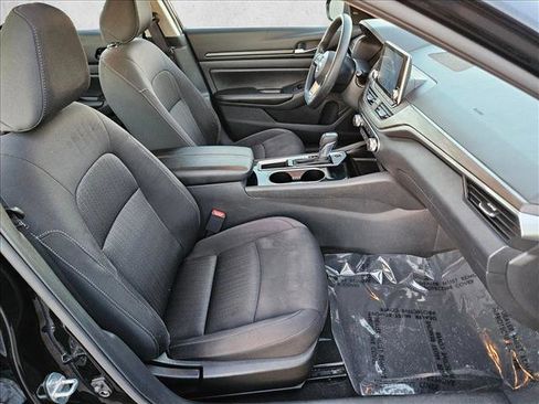 Used 2024 Nissan Altima 2.5 SV image 19