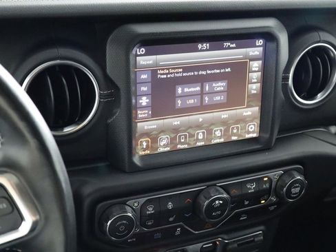 Used 2023 Jeep Wrangler Unlimited Sahara w/ Cold Weather Group AWD/4WD image 19