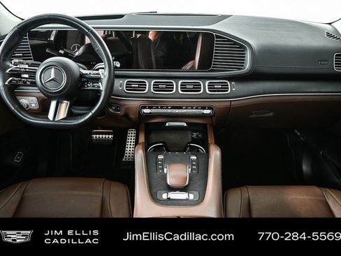 Used 2024 Mercedes-Benz GLS 580 4MATIC image 21