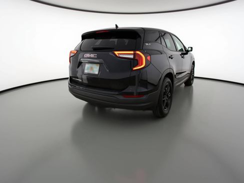 Used 2024 GMC Terrain SLE image 7