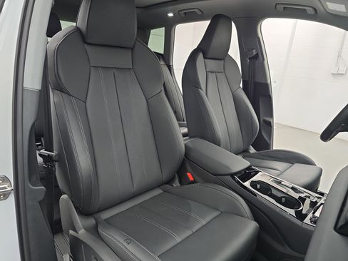 Certified 2025 Audi Q6 e-tron Premium Plus w/ Premium Plus image 10