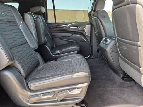 Used 2023 Cadillac Escalade ESV Premium Luxury Platinum w/ LPO, Radiant Package AWD/4WD image 19