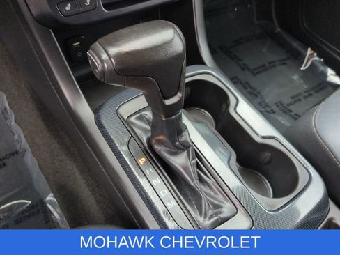 Used 2015 Chevrolet Colorado Z71 AWD/4WD image 16