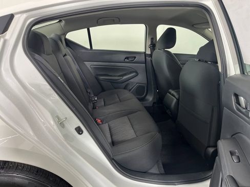 Used 2025 Nissan Altima 2.5 SV FWD image 14