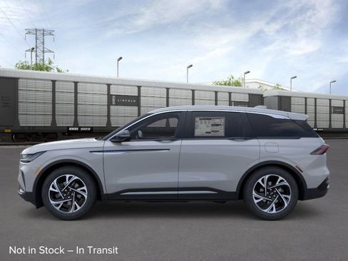 New 2026 Lincoln Nautilus Premier AWD/4WD image 3
