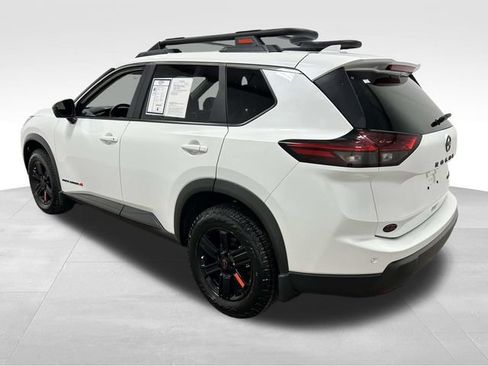 Used 2025 Nissan Rogue SV AWD/4WD image 5