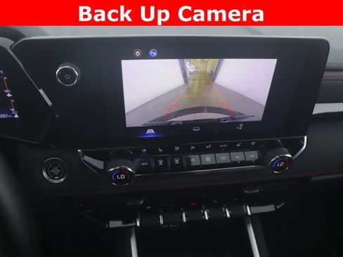 Used 2023 Chevrolet Colorado Z71 w/ Z71 Convenience Package 2 AWD/4WD image 23