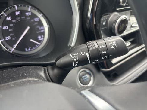 Used 2020 Toyota Highlander XLE image 14